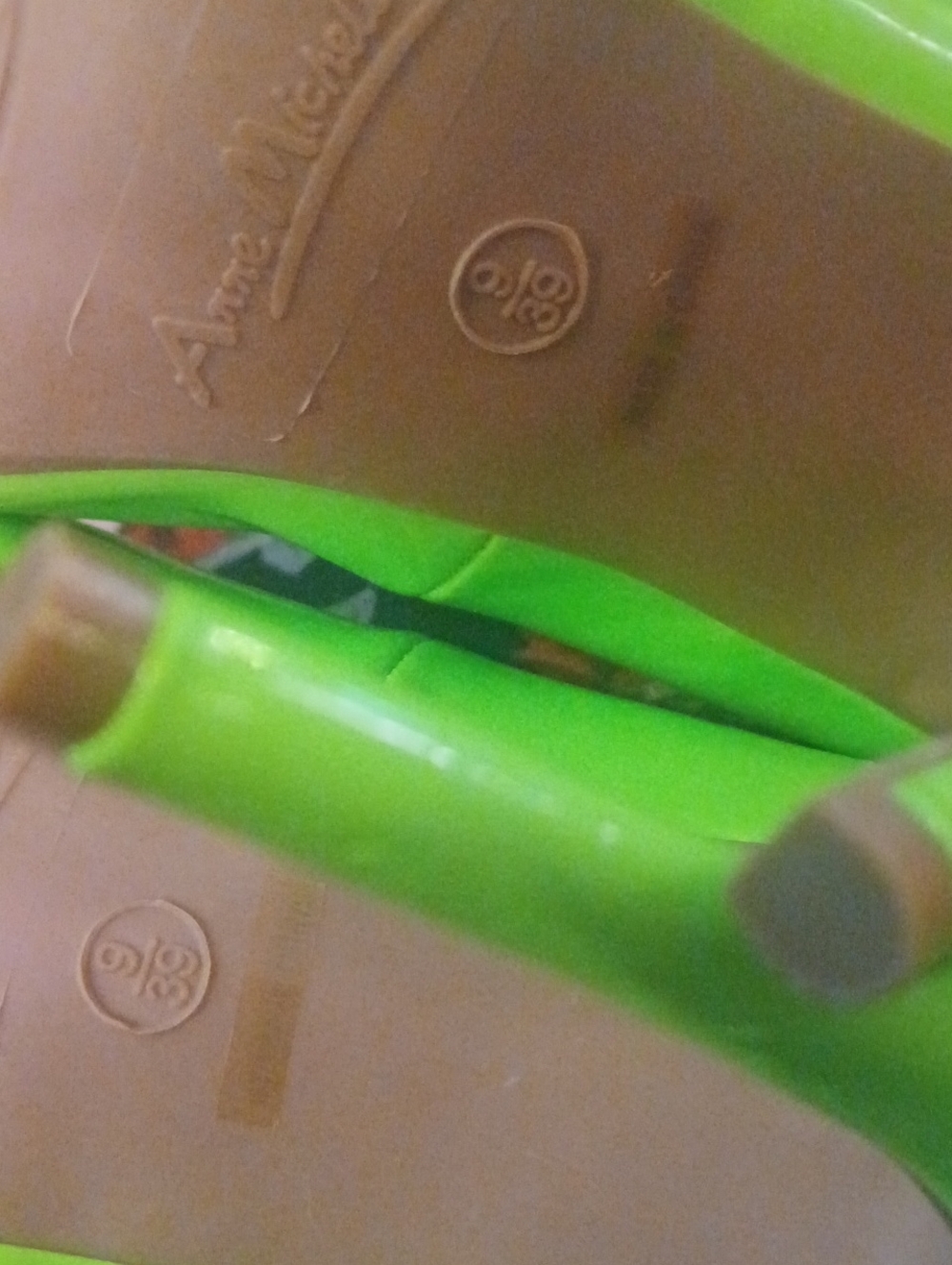 ANNE MICHELLE Neon LIME Green Patent Pointed Toe Stiletto Pumps sz.9 - Picture 5 of 5